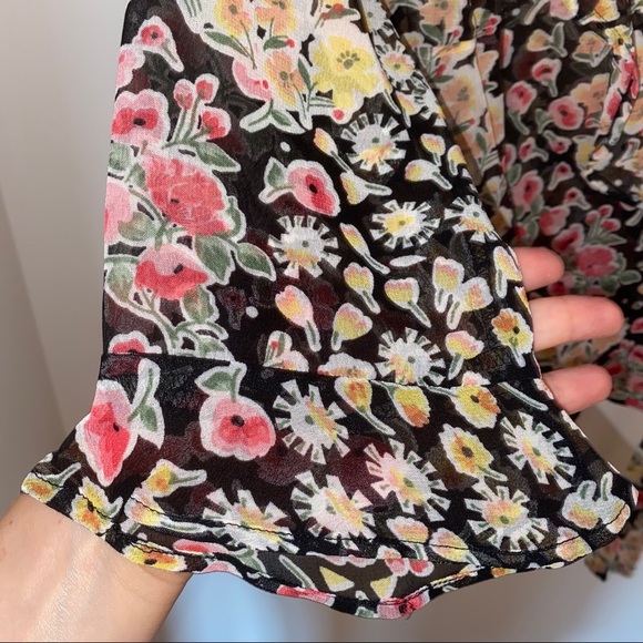 DESIGN LAB Floral Blouse - Picture 4 of 6